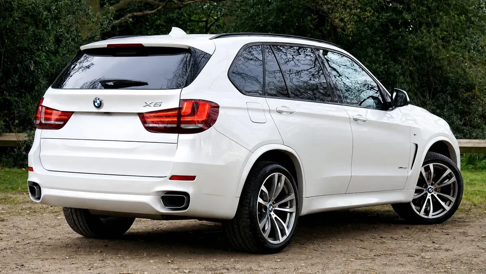 Sports, performance & luxury cars